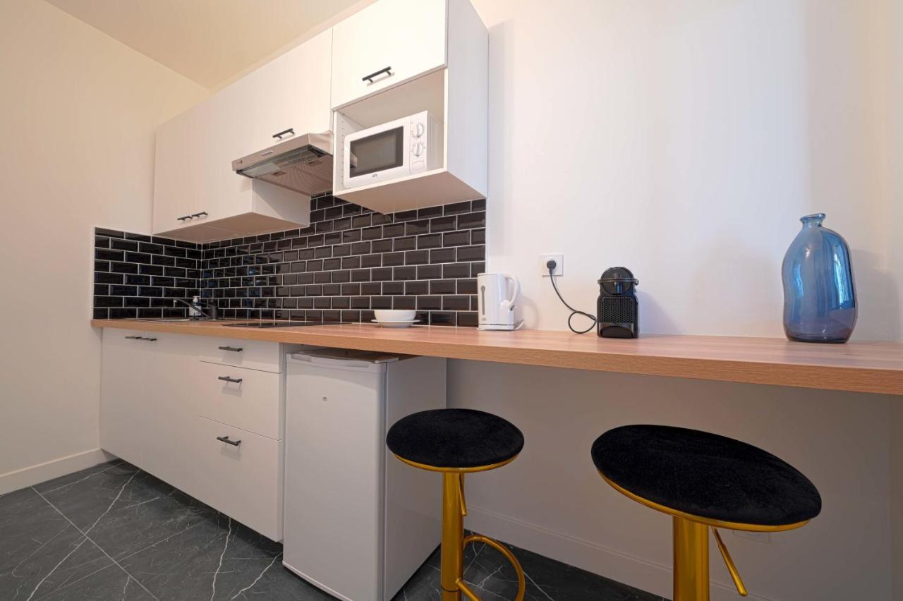 Modern Large Studio Apartment For 3 Париж Экстерьер фото